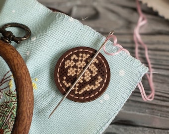 Needle minder DIY, Kit de broderie pour débutant, Support d'aiguille avec motif de point de croix facile, Support d'aiguille rond en bois, FLTL-039-044