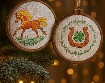 馬のクリスマスボールのクロスステッチパターン、馬蹄とクローバーのX