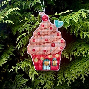 Cupcake cross-stitch pattern, Christmas cake ornament, cross stitch design, Counted cross stitch,