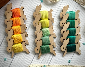Thread bobbins organizer, wooden expanded organizer for embroidery,cute bunny embroidery bobbins with case, Box for muline, bobbins bunnies