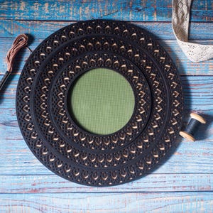 Schwarze runde Magnet Kreuzstich Rahmen, Stickrahmen mit Nadelaufpasser und Wandhaken, Holz Wand Xstitch Aufhänger, Magnet Fotorahmen