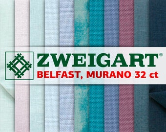 Può includere: Campioni di tessuto Aida Zweigart in diversi colori, tra cui bianco, azzurro, turchese, grigio, rosa e blu. Il tessuto è etichettato "ZWEIGART BELFAST, MURANO 32 ct".