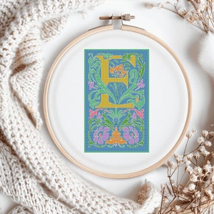 Letter E cross stitch pattern, botanical monogram E x-stitch pdf download, modern initial design, alphabet counted cross stitch, abc font