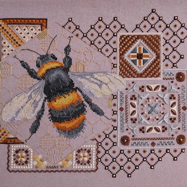 Bee cross stitch pattern, honey bee x-stitch pdf, square ornaments design, insect counted cross stitch