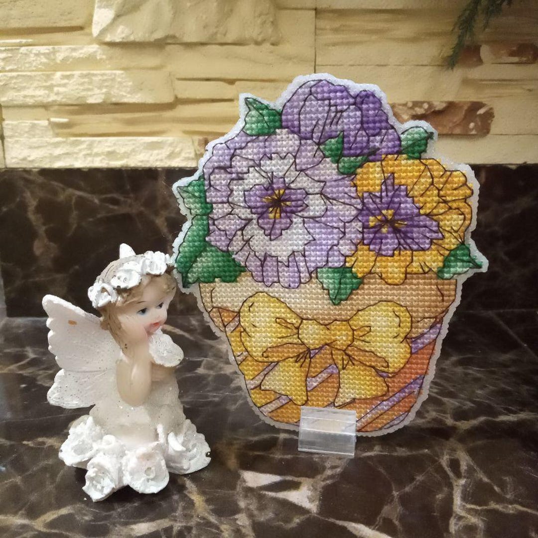 スミレの花束のクロスステッチパターン、鉢植えの花のクロスステッチ