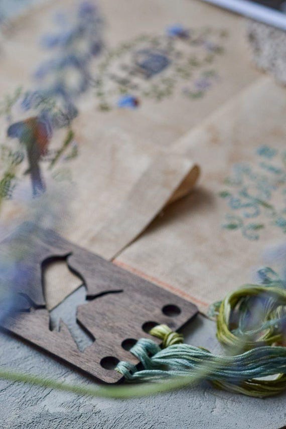 木製刺繍糸オーガナイザー、鳥のデザイン、4穴フロスホルダー、手作り