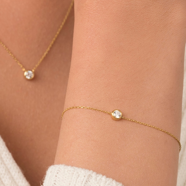 Dainty diamond bracelet / Solid Gold Solitaire Diamond Bracelet / Diamond bezel / Dainty Diamond Bracelet/ Bridesmaids Gift