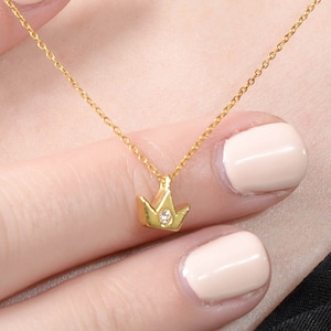 ミュージシャン CROWN NECKLACE GOLD 818Ird5unnL._UY1000_.jpg