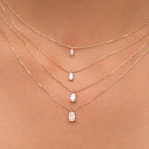 14k Gold Oval Diamant Solitär Halskette: Zierliche Krappenfassung