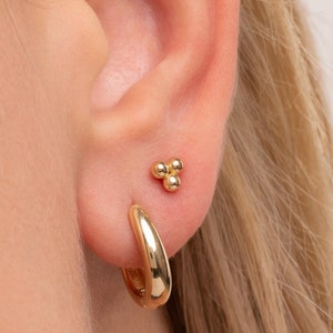 14k Solid Gold Triple Ball Ohrstecker - Einzigartiger minimalistischer Schmuck, zierliche hypoallergene Goldohrringe für Frauen - EU