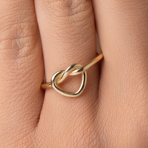 Heart Knot Ring / 14k Solid Gold Heart Ring / Dainty Heart Ring / Love Heart / Stacking Minimalist Ring / Gift for her / Mothers Day Gift