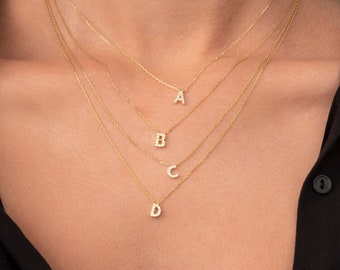 14k Solid Gold eerste ketting, sierlijke diamanten eerste ketting, effenen eerste ketting, monogram gouden ketting, cadeau voor haar