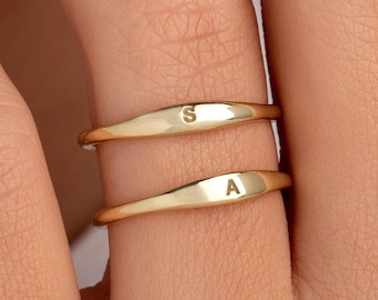 14K Gold Dainty Signet Ring/ Tiny Signet Initial Ring/ Everyday Personalized Engraved Signet Ring/ Signet Letter Ring / Mothers Day Sale