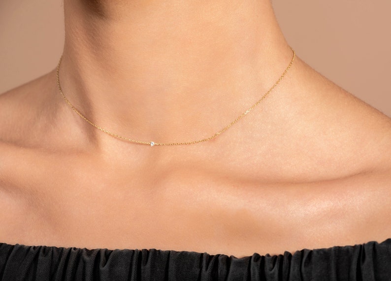 Collar de diamantes delicado, collar de diamantes diminutos, collar de solitario de diamantes, collar de oro macizo de 14 k para mujeres, regalo para ella imagen 4