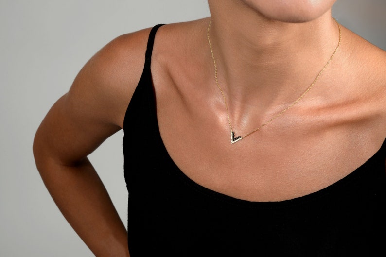 14K yellow gold Chevron Necklace, Solid Gold Necklace, gold Chevron pendant, dainty chain, Minimalist jewelry , Gift for Her image 6