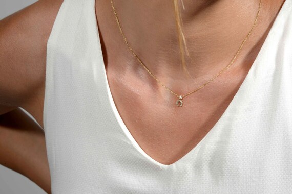 Dainty horseshoe necklace sale