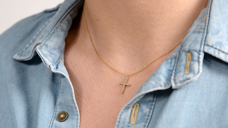 Collar de cruz de diamantes 14k oro sólido / collar de fe cristiana para mujeres / collar religioso / collar de cruz de oro real / regalo para ella imagen 9