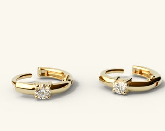 14k Solid Gold Diamond Hoops Oorbellen / Diamond Hoops / Diamond Huggies / Kleine Diamond Huggie Oorbellen / Cadeau voor haar