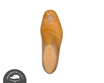 Anciens embauchoirs forme de chaussures en bois enfant outil cordonnier vintage