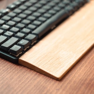 Keyboard Wrist Rest support for Mechanical keyboard Wood keyboard wrist pad Hand rest Keychron Oak Maple Spruce image 4