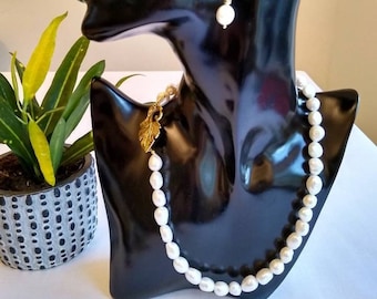 Baroque Pearl Jewelry Set: Freshwater Pearl Necklace with Gold Leaf Clasp
