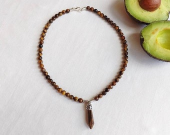 Collar con colgante de ojo de tigre: gargantilla bohemia de cuentas para hombre (42 cm)