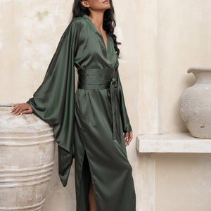 Bridal Long Robe, Satin Robe White Silk Kimono Robe, Wedding Long Silk Robe Silk Dressing Gown, Bride Bridesmaid Silk Robes for Women Maxi Gorgeous Green