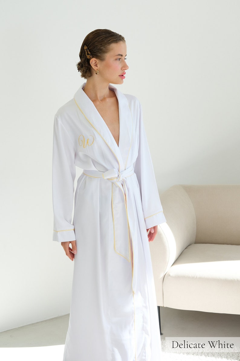 Bride Robe, Bride Dressing Gown, Personalized Bridal Robe Bridesmaid Robe Set White Robe Satin Silk Robe Long Robes Getting Ready Party Robe Delicate White