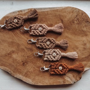 Macramé keychain with personalization