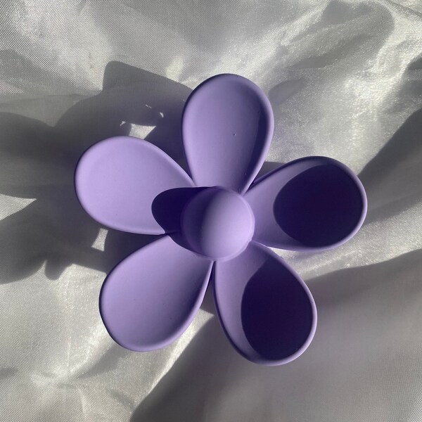 Flower Power Lilac Hair Claw Clip