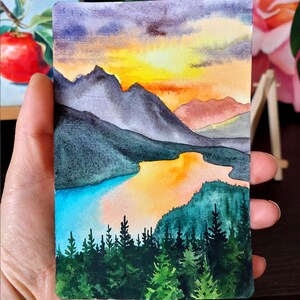 Pintura em aquarela ACEO, arte original, arte de parede de montanha, paisagem 4*6 polegadas, pintura pequena, pintura de pôr do sol, cartão postal aceo, belas artes
