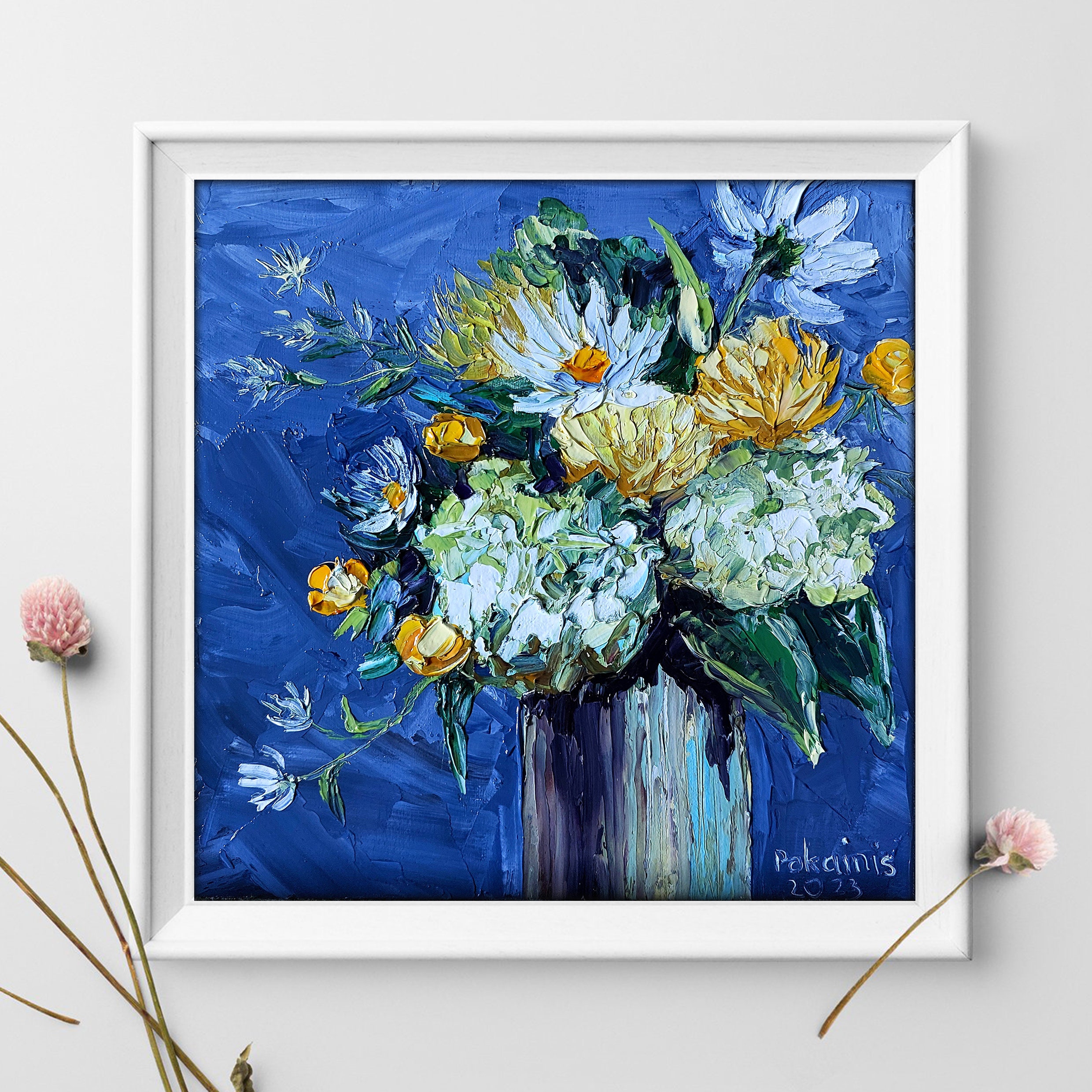 小さな花のオリジナル油絵、花の静物画、植物のアートワーク、花瓶に