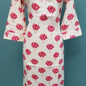 Floral print rayon top/kurti with simple and elegant look, available in L size