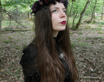 Corona de cabeza de flor seca y preservada hecha a mano - Negro y Púrpura - Fantasía Oscura
