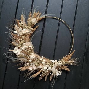 Couronne décorative de fleurs séchées réalisée à la main dans les tons beiges et crèmes Champêtre Nature Cottage Bohème Green Witch image 3