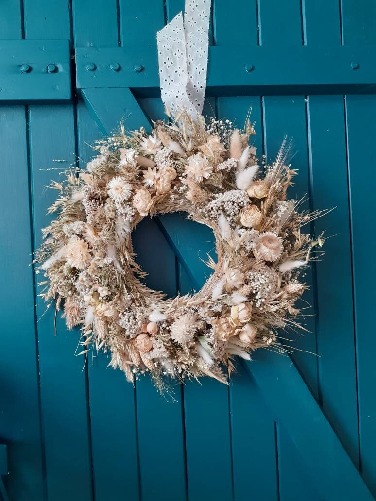 Couronne de Fleurs Séchées Naturelles Réalisée à La Main - Pièce Unique Inspiration Vintage Cheminée