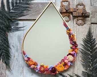 Miroir goutte orné de fleurs séchées fait main - Pep's - Coloré - Printemps - Décoration Cottage  - Cottagecore - Miroir fleuri