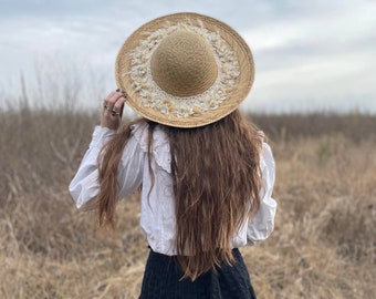 Handmade Flower Straw Hat - Flower Hat - Cottage Decor - Cottagecore - White