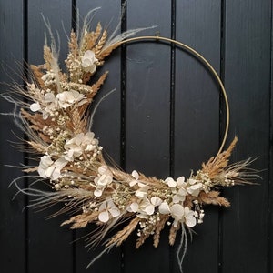 Decorative wreath of dried flowers handmade in beige and cream tones - Country - Nature - Cottage - Boho - Green Witch