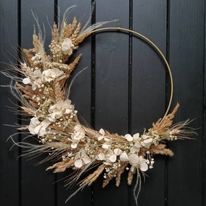 Couronne décorative de fleurs séchées réalisée à la main dans les tons beiges et crèmes Champêtre Nature Cottage Bohème Green Witch image 1