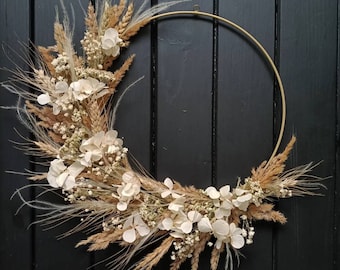 Decorative wreath of dried flowers made by hand in beige and cream tones - Country - Nature - Cottage - Boho - Green Witch