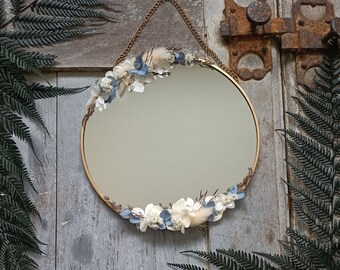 Miroir rond orné de fleurs séchées et stabilisées - Pièce unique - Bleu ciel - Idée cadeau