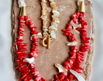 Collar artesanal de coral rojo – Nácar, joyería boho playera