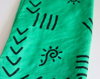 Echarpe carrée peinte à la main soleil Inka / écharpe imprimée verte / écharpe carrée en coton / écharpe faite main / écharpe cadeau / écharpe carrée vert forêt