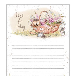 Puede incluir: Bloc de notas con ilustración de acuarela de un erizo en una cesta de flores, un ratón y la frase "list for today". También hay mariposas y abejas. La parte inferior de la página tiene un diseño floral. El bloc de notas tiene páginas rayadas.