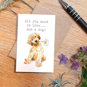 Piccolo biglietto ricordo - tutto ciò di cui hai bisogno è amore e un cane - formato carta di credito - Un piccolo messaggio da tenere nella borsa, nel portafoglio o in tasca - LM013