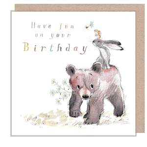 Viel Spaß zum Geburtstag, hochwertige Grußkarte, 'der Bär, der Hase, und die Maus', herzerwärmende Illustrationen, hergestellt in Großbritannien, BHME033