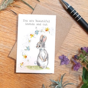 Pequeña tarjeta de recuerdo "Eres hermosa" - Tamaño de una tarjeta de crédito - Escribe un pequeño mensaje en el reverso para guardarlo en el bolso, cartera o bolsillo - LM020