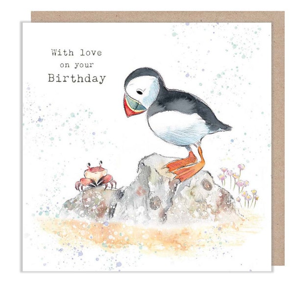 Frailecillo - Con amor en tu cumpleaños - Tarjeta de felicitación de calidad - Ilustración de frailecillo y cangrejo - gama 'by the Seashore' - fabricada en el Reino Unido - SEA02