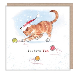 Carte de Noël de qualité - Illustration charmante de chat - Gamme « Pawsitively Purrect » - Chat roux dans un chapeau de Noël avec de la laine - Fabriqué au Royaume-Uni - XPP010